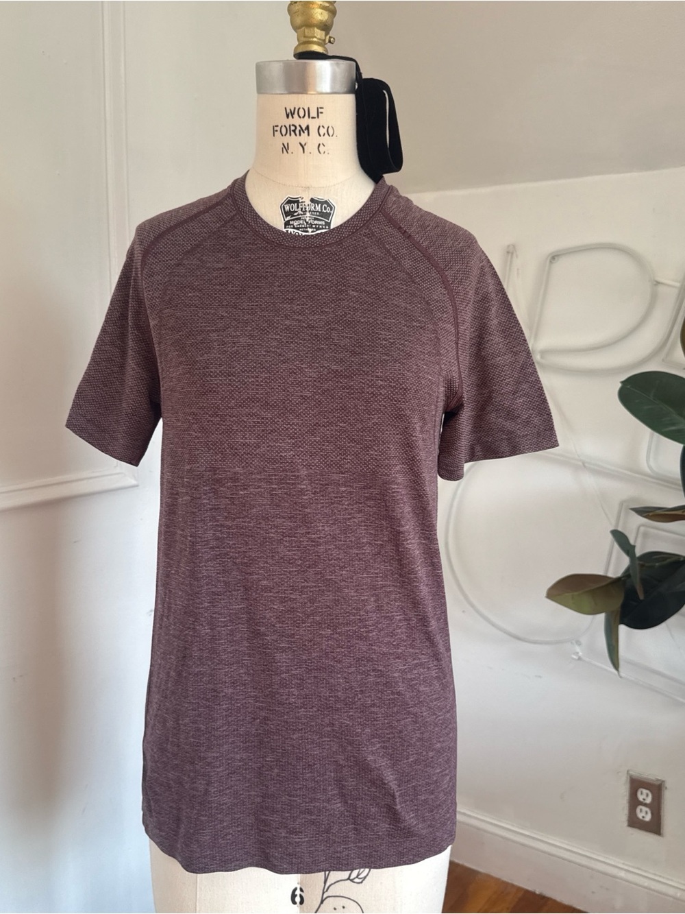 lululemon athletica Men's Short Sleeve Crewneck - Heather Maroon
